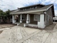 Building Photo - 860 W 56th