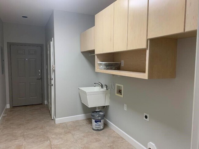 Building Photo - 30793 Pine Ct