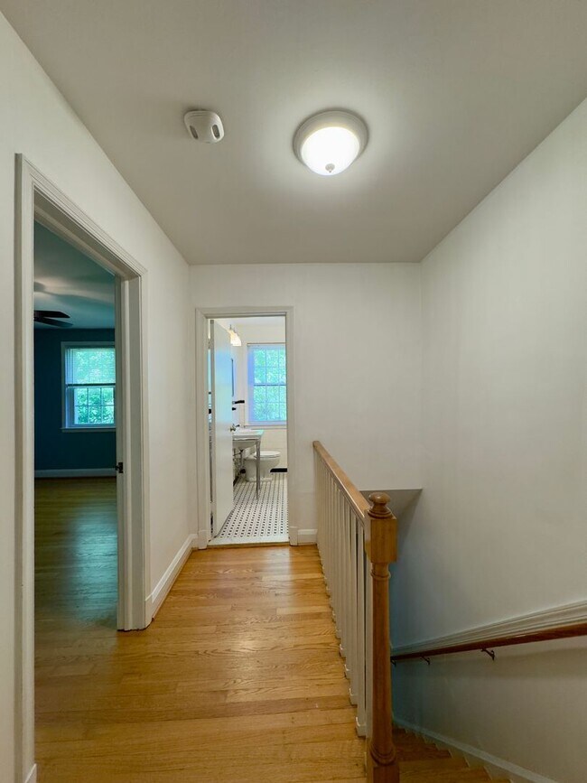Building Photo - Charming 3 Bedroom/1 Bathroom Townhome in Rodgers Forge Neighborhood, MD!