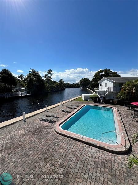 Building Photo - 1816 E Oakland Park Blvd