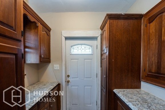 Building Photo - AVAILABLE NOW! - 340 W MAPLE STREET, DESHL...