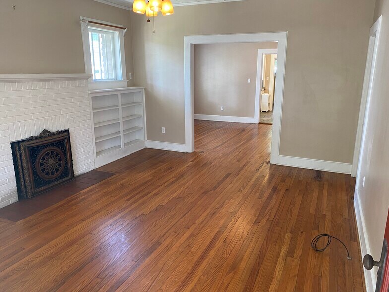 Building Photo - 1115 Elmwood St