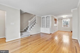 Building Photo - 3011 S Buchanan St