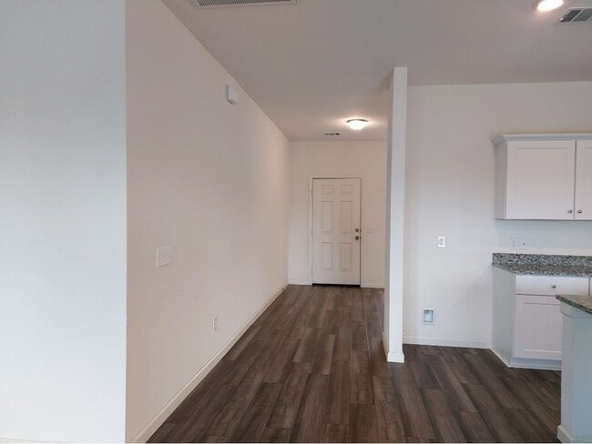 Building Photo - 1024 Long Bay Ct