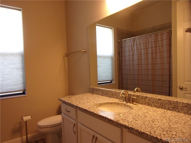 Building Photo - 248 E Cumberland Ct