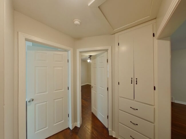 Building Photo - 1910 N Heiserman