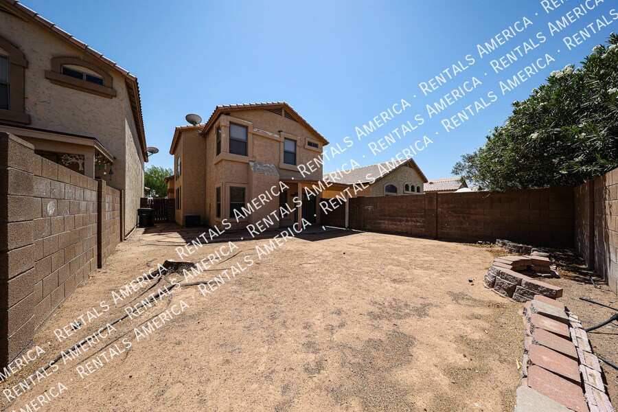 Building Photo - 10060 E Capri Ave