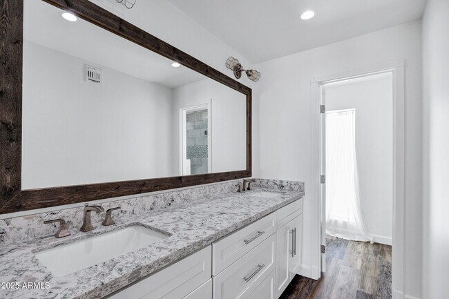 Building Photo - 11459 N 56th St