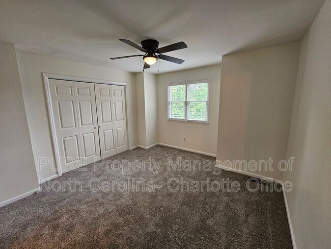 Building Photo - 333 Circle Ave