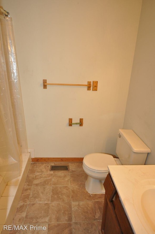 Building Photo - 2 br, 2.5 bath House - 355 Bridgewater Drive