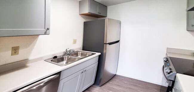 Building Photo - 3101 Garden Cir