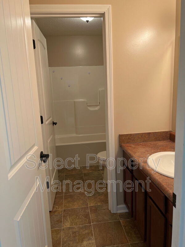 Building Photo - 12860 Starling Cove