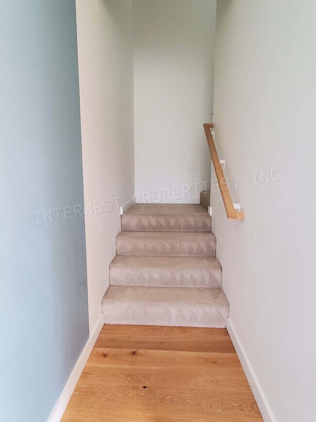 Building Photo - PERE02--*