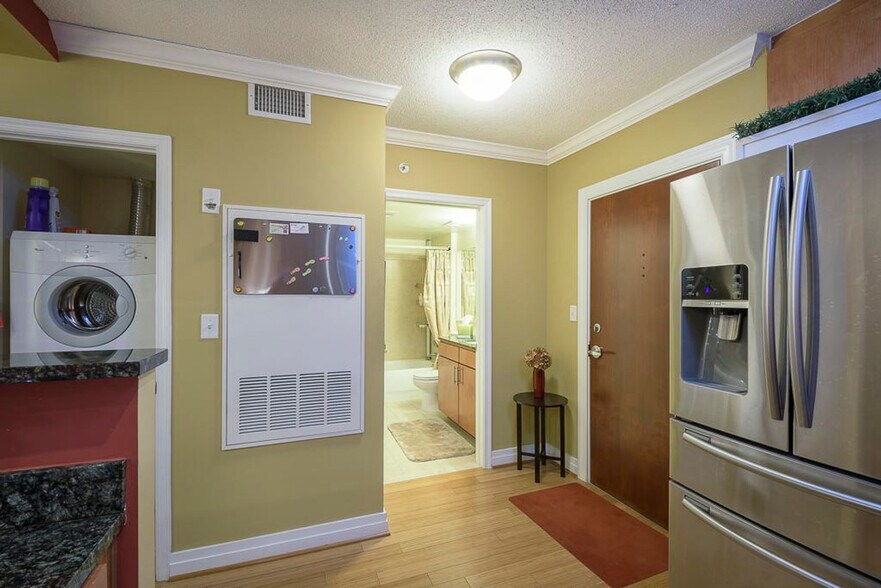 Building Photo - 912 F St NW