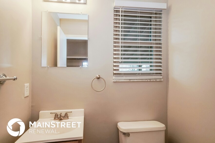 Building Photo - 1866 Faymeadow Ave