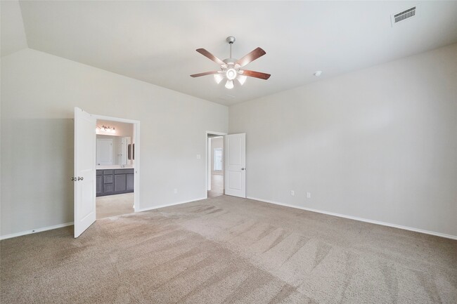 Building Photo - 132 Fox Trail Rd