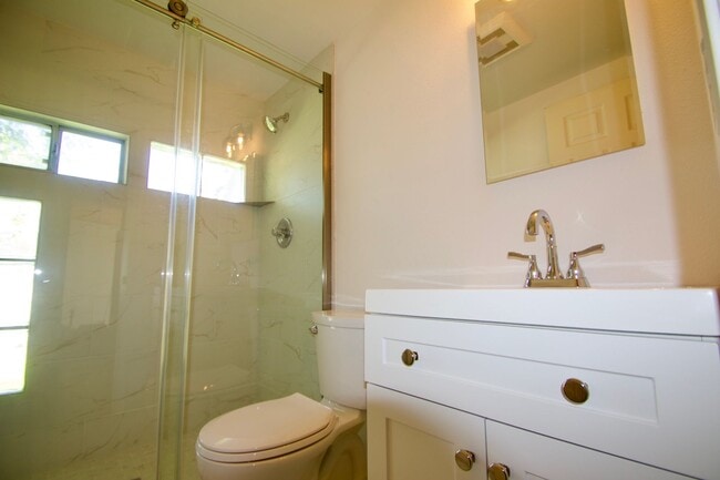 Building Photo - 2 Bedroom 1 bath - Bennett Valley