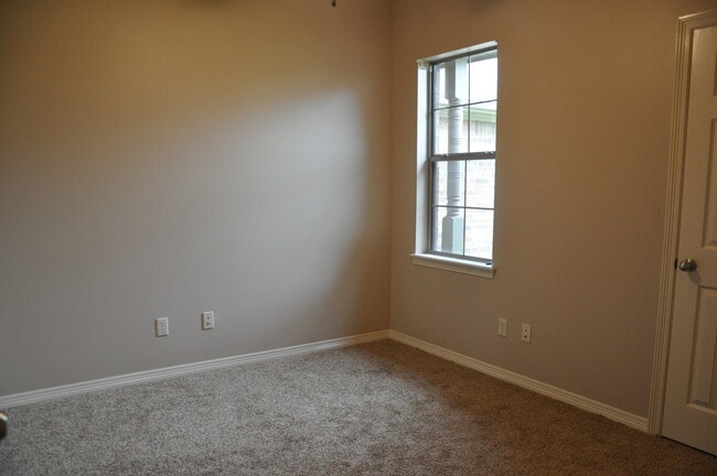 Building Photo - Coming Soon! Lovely 3 Bedroom 2 Bath Home ...