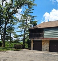 Building Photo - 18 Ridgedale Dr