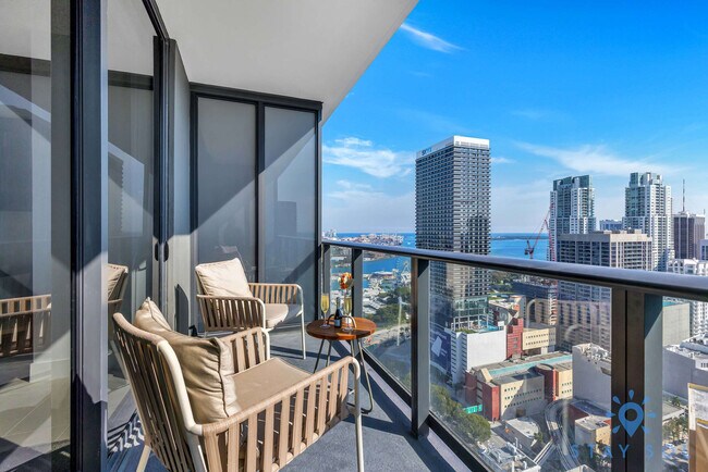 Building Photo - 601 NE 1st Ave