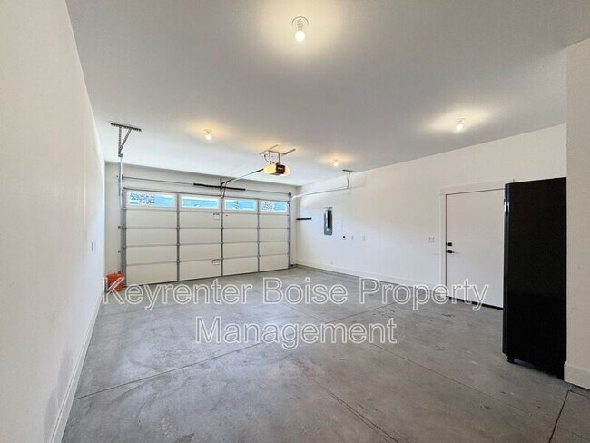 Building Photo - 2985 W Hidden Springs Dr