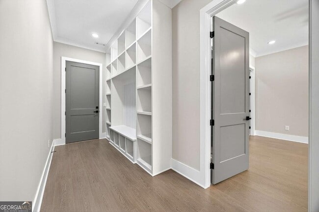 Building Photo - 83 Deer Cyn Dr