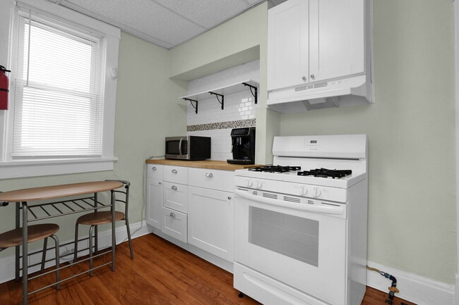 Building Photo - 180 E Patterson Ave