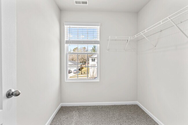 Building Photo - 705 Conductor Ct