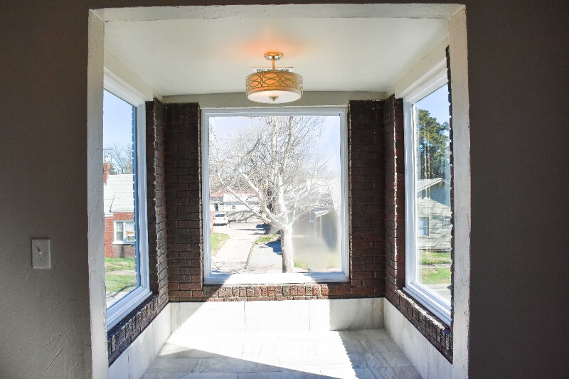 Building Photo - 1805 N Blackwelder Ave