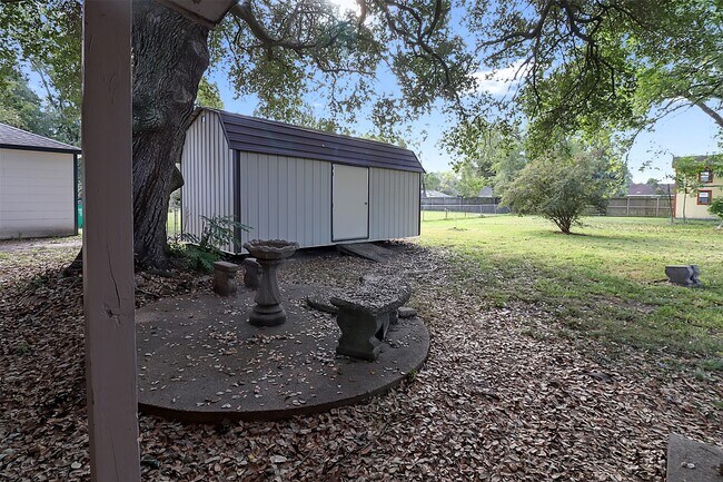 Building Photo - 2509 Bayou Ave