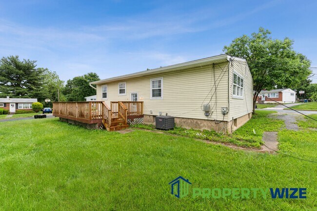 Building Photo - 9022 Samoset Rd