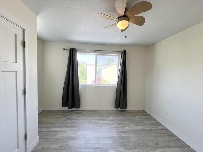 Building Photo - 3546 Terra Sol Dr