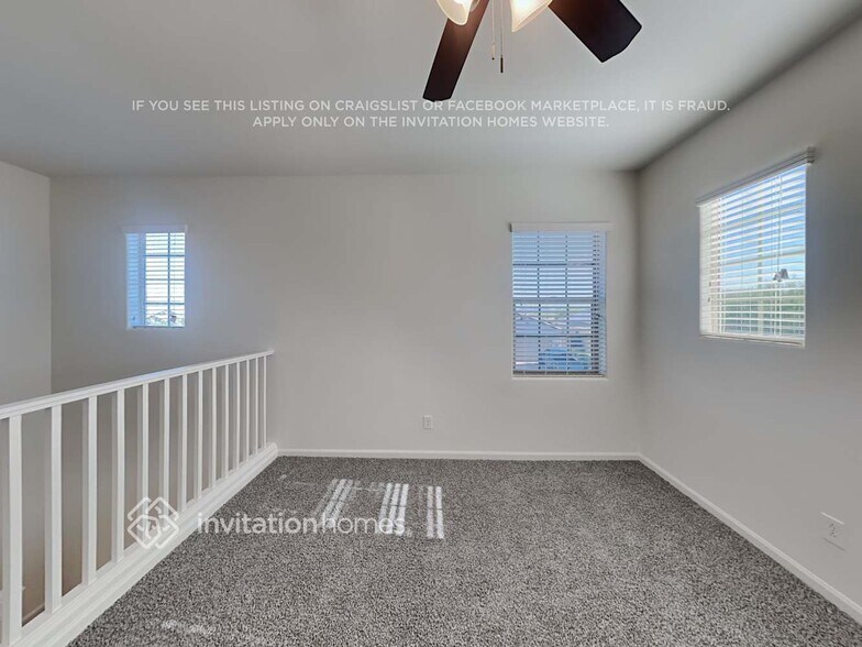 Building Photo - 1056 S 200th Ln