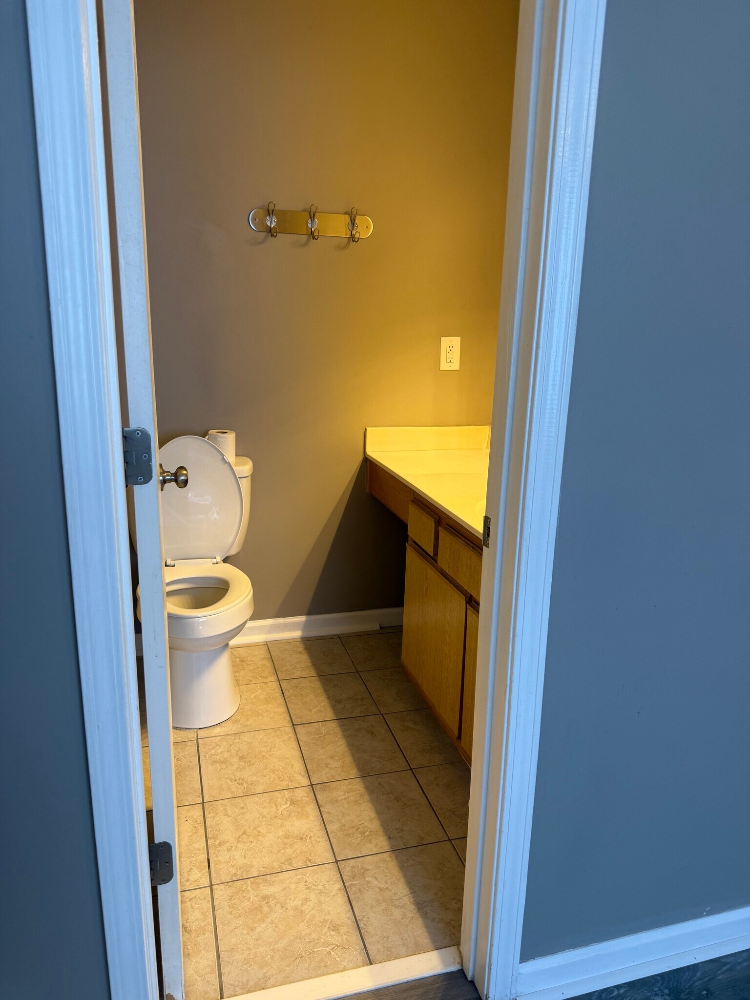 2nd bathroom - 101 Davis St