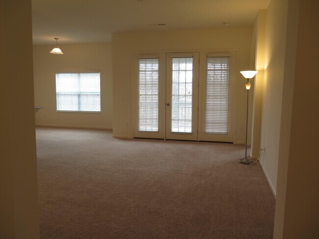 Building Photo - 541 Wintergreen Wy