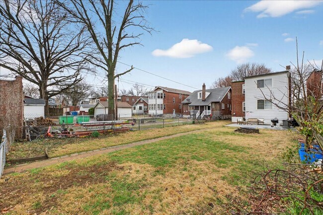 Building Photo - 4621 Quincy St