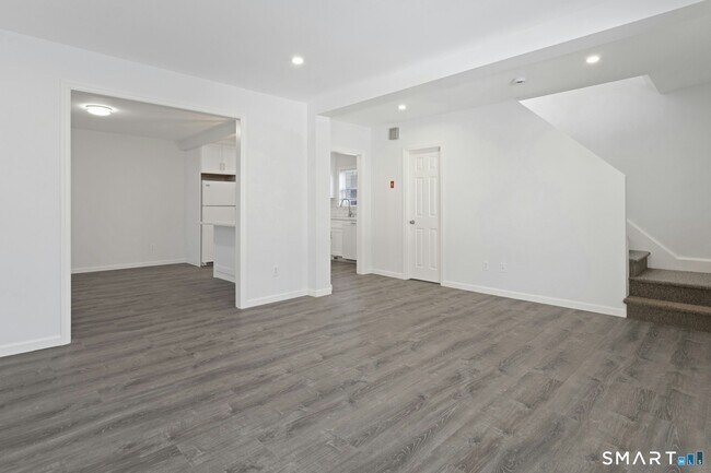 Building Photo - 377 Hope St