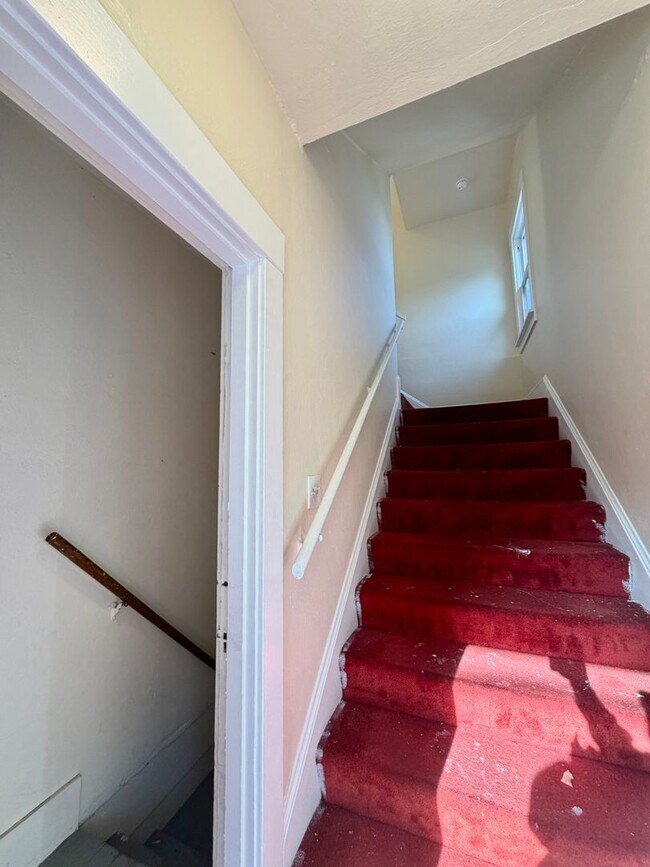 Building Photo - 0130-01