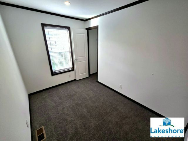 Building Photo - 204 Spruce Ln