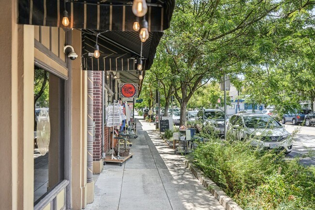 Building Photo - Discover Your New Home in the Kenton Neigh...