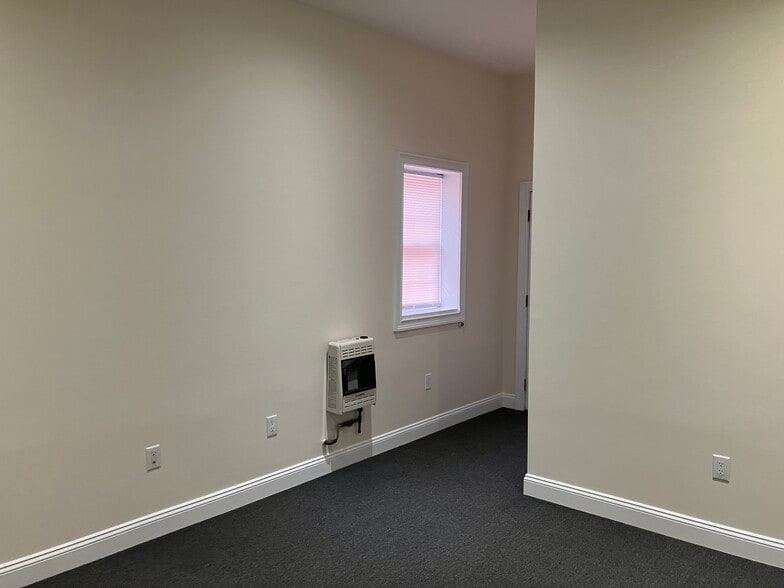 Building Photo - 507 Pine St