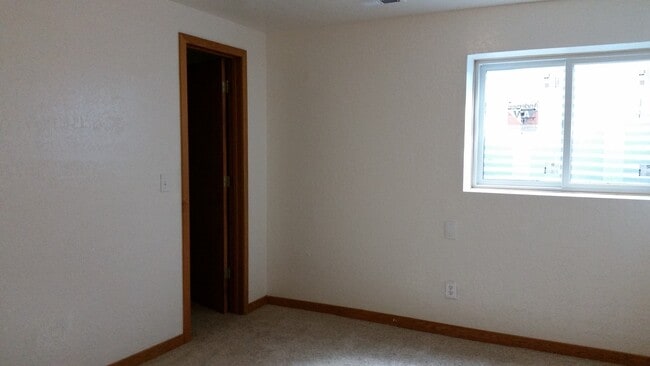 Building Photo - Condo for Rent