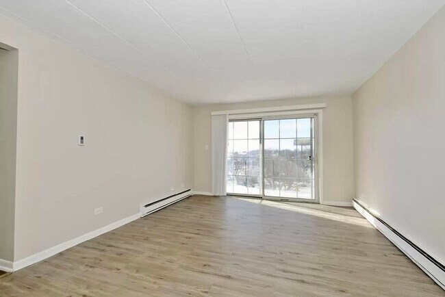 Building Photo - ? CHA Mobility Zone ? 2-Bedroom, Fully Renovated, Modern Upscale Apartment ?
