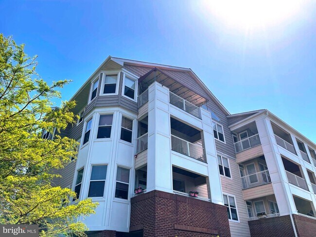 Building Photo - 634 Oyster Bay Pl