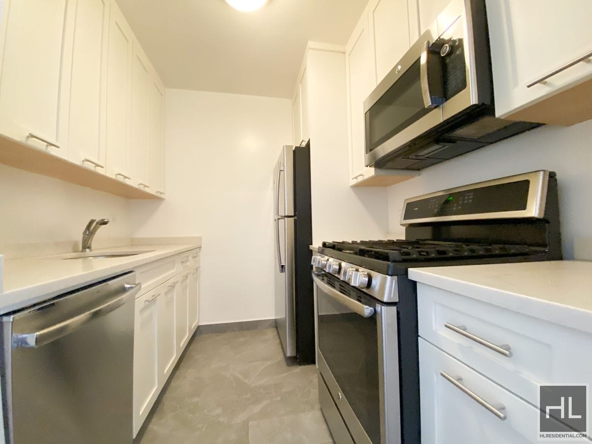 Building Photo - West 87th Street