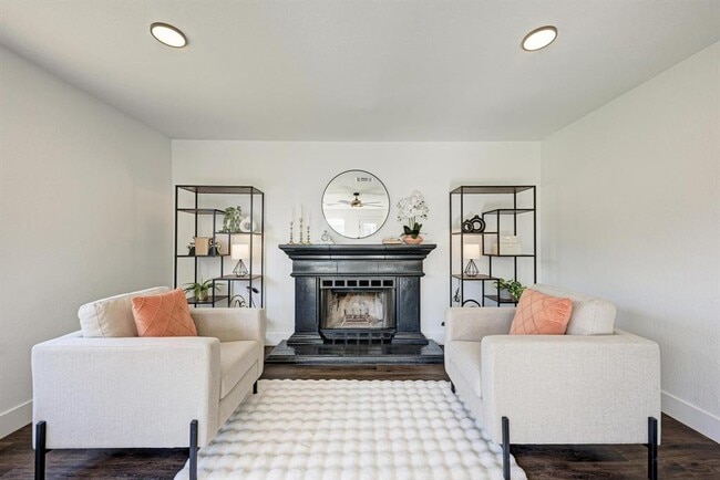 Building Photo - 801 Black Isle Dr