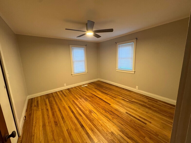 Building Photo - 116 Stewart St