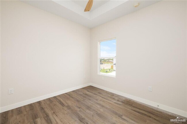 Building Photo - 13 East St