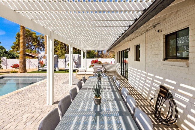 Building Photo - 4633 N 49th Pl