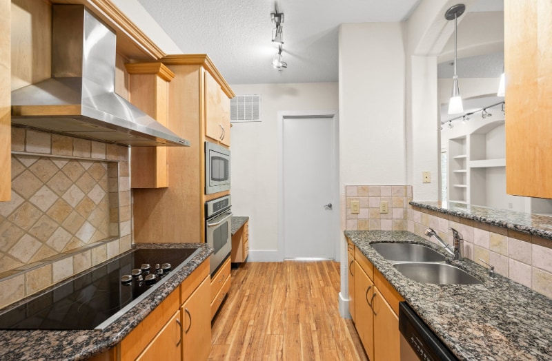 Building Photo - 2600 Hillsboro Pike